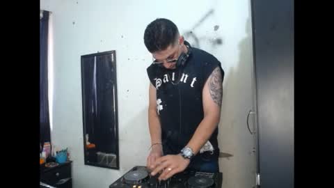 Snapshot of magico_9809 chatting on November 2025 07:57:01 PM BRAYAN online show from November 2025 07:57:01 PM