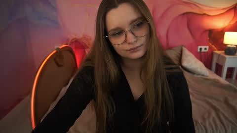 Emily online show from September 2025 08:17:01 AM