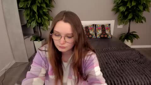 Emily online show from November 2025 01:33:02 PM