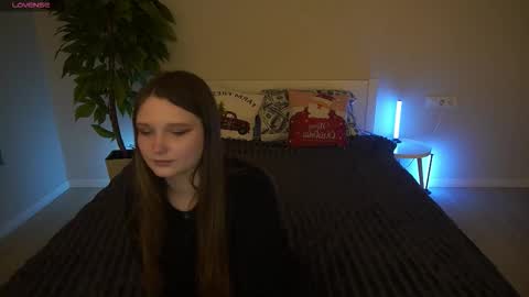 Snapshot of magicpeachhs chatting on February 2026 01:50:02 PM Emily online show from February 2026 01:50:02 PM