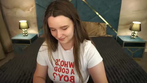 Snapshot of magicpeachhs chatting on July 2026 06:24:02 PM Emily online show from July 2026 06:24:02 PM