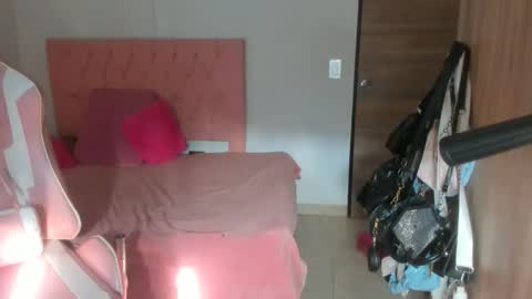 mahia_frizzy online show from October 2025 08:44:02 PM