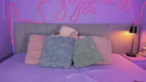 Mai online show from November 2025 07:49:02 PM