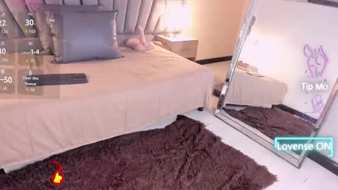 maia_520 online show from November 2025 06:40:01 PM