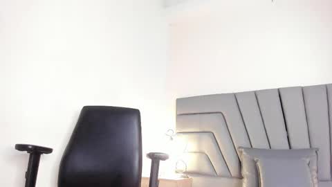 maia_520 online show from January 2026 06:32:02 PM