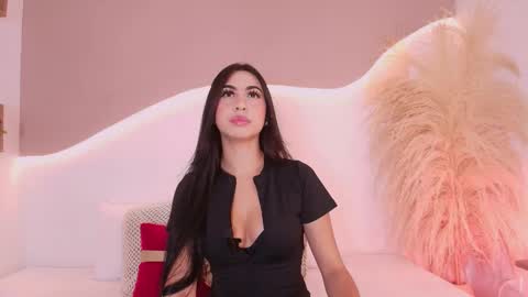 MAIA  LIA  online show from December 2025 12:51:01 AM