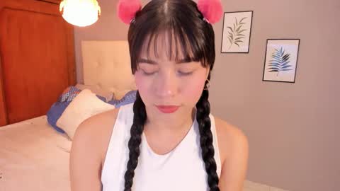 Maia online show from November 2025 12:27:01 PM