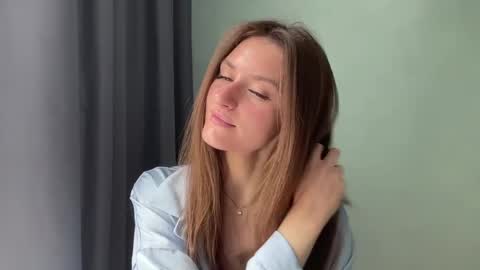 Snapshot of maiabarthe chatting on May 2026 08:11:01 AM M I A online show from May 2026 08:11:01 AM