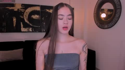  Maia  online show from April 2026 07:53:01 PM