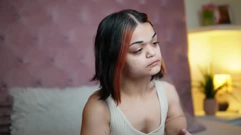  Maia  online show from March 2026 08:37:01 PM