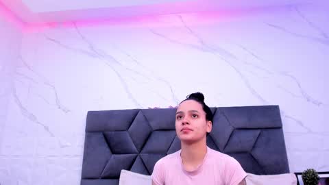 Maia  online show from November 2025 11:42:01 AM