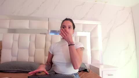 Maia  online show from February 2026 11:42:02 AM