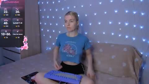 Your kitty online show from October 2025 03:34:01 PM