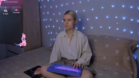 Your kitty online show from December 2025 04:02:02 PM