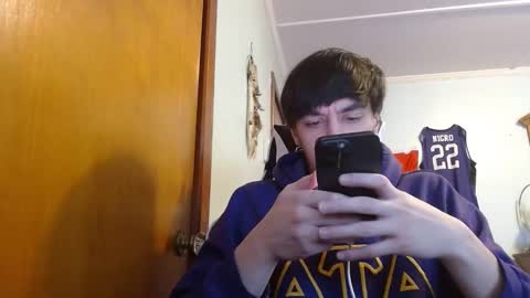 Snapshot of mainecollegeboy chatting on January 2025 08:00:02 PM mainecollegeboy online show from January 2025 08:00:02 PM