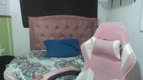 Snapshot of maira_md chatting on June 2026 12:32:02 AM MAIRA online show from June 2026 12:32:02 AM
