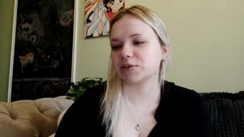 Snapshot of mairaspratlen chatting on March 2026 01:17:02 PM Karen online show from March 2026 01:17:02 PM