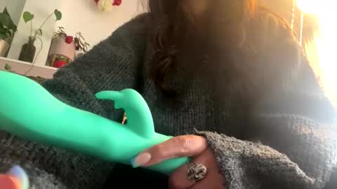 maisiemynx21 online show from April 2026 03:32:01 PM