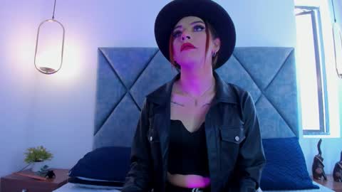 Snapshot of maiskeenzamara chatting on December 2025 02:55:01 PM Zamara.... online show from December 2025 02:55:01 PM