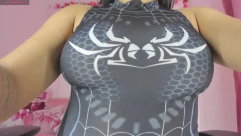 Snapshot of maison_sofiaa chatting on May 2026 04:40:01 AM online show from May 2026 04:40:01 AM