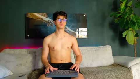 Snapshot of maisonbastian chatting on June 2026 02:55:02 PM Bastian Arslan online show from June 2026 02:55:02 PM