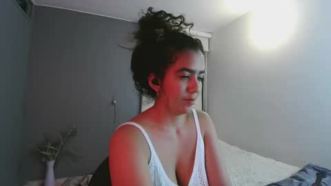   Lauu online show from March 2025 01:06:01 AM