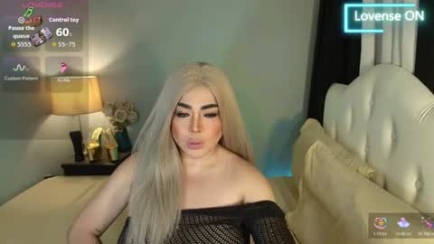 Snapshot of majestydannaxx chatting on July 2026 02:33:02 AM majestydannaxx online show from July 2026 02:33:02 AM