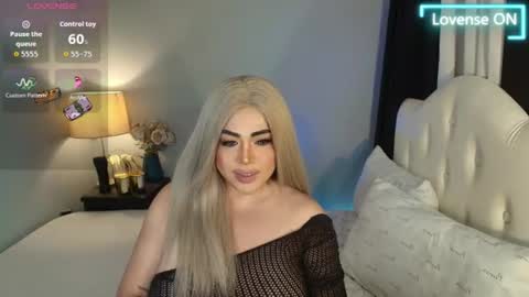 Snapshot of majestydannaxx chatting on July 2026 02:05:02 AM majestydannaxx online show from July 2026 02:05:02 AM