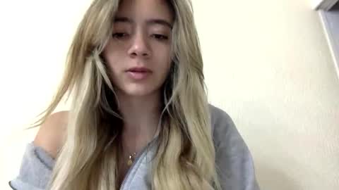 majo_gomezz online show from March 2026 11:44:02 PM