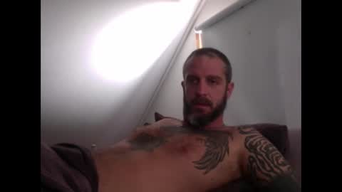 Snapshot of makeyoushakeattheknees chatting on February 2025 12:21:01 AM Marvin Straighish online show from February 2025 12:21:01 AM