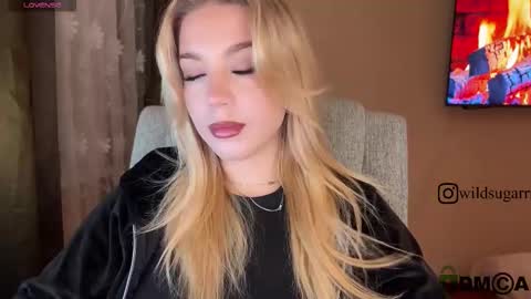 maksisisia online show from December 2025 02:00:02 PM