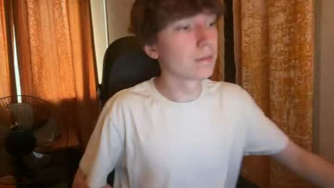 Snapshot of malcolm_yang chatting on July 2026 02:17:02 AM Tom and Mark 3 online show from July 2026 02:17:02 AM