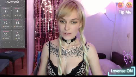 Snapshot of mali_sia chatting on December 2024 01:01:02 AM Mischelle online show from December 2024 01:01:02 AM