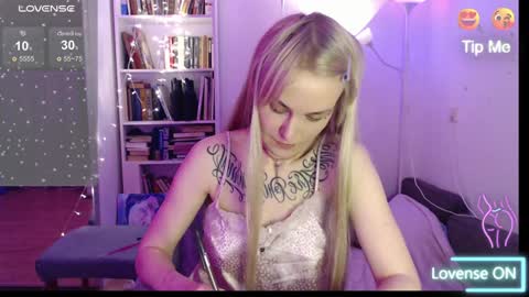 Snapshot of mali_sia chatting on January 2025 11:17:02 PM Mischelle online show from January 2025 11:17:02 PM