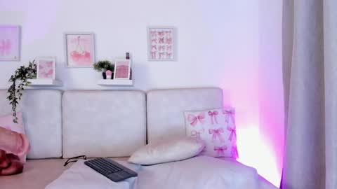 Malka online show from November 2025 08:42:02 PM