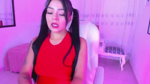 Snapshot of mallorie_owens chatting on April 2026 05:47:01 PM Mallorie online show from April 2026 05:47:01 PM