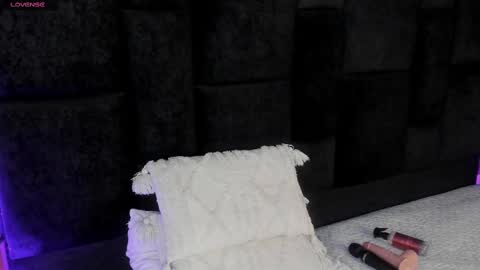 Snapshot of mallory_dietlinde chatting on September 2025 01:42:02 AM mallory_dietlinde online show from September 2025 01:42:02 AM