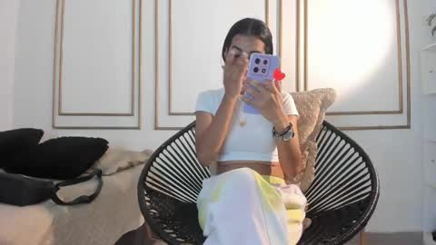 Snapshot of malory_ferrer chatting on May 2026 12:10:01 PM Lory online show from May 2026 12:10:01 PM