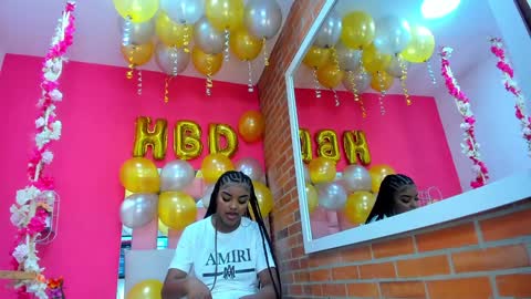 Snapshot of malu_horny_69 chatting on December 2024 03:22:01 PM Melanie online show from December 2024 03:22:01 PM