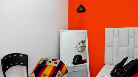 Snapshot of malu_horny_69 chatting on January 2025 07:28:01 PM Melanie online show from January 2025 07:28:01 PM