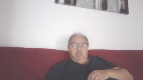 Snapshot of mambow99 chatting on March 2025 08:31:02 PM OLDMANFREE online show from March 2025 08:31:02 PM