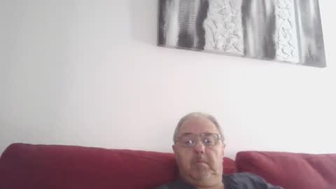 Snapshot of mambow99 chatting on October 2025 06:18:01 PM OLDMANFREE online show from October 2025 06:18:01 PM