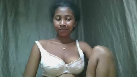 mamieriela online show from April 2026 10:23:02 PM