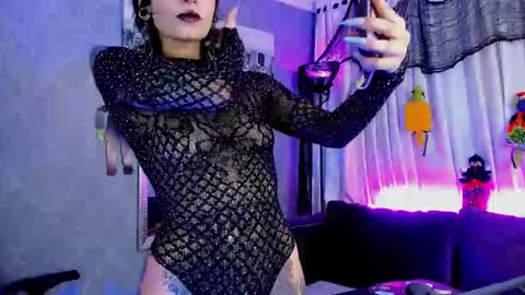   online show from October 2025 05:47:01 PM