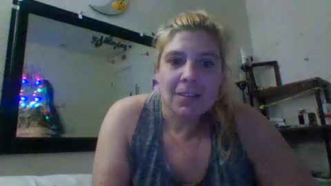 Snapshot of mandilube39 chatting on March 2025 06:27:01 AM mindy22 online show from March 2025 06:27:01 AM