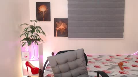 Snapshot of maniacts4you chatting on June 2026 04:09:01 AM ALEX online show from June 2026 04:09:01 AM