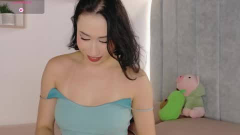 Snapshot of manu_montoya_ chatting on May 2026 04:13:01 PM Manu online show from May 2026 04:13:01 PM
