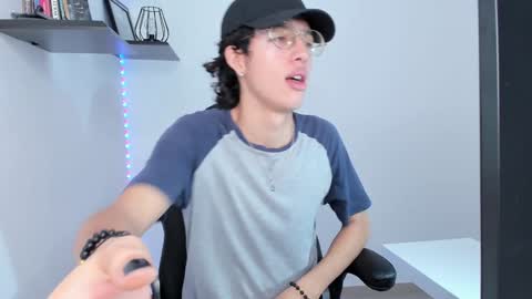 Snapshot of manu_vera8 chatting on December 2024 12:15:01 PM Manuel online show from December 2024 12:15:01 PM