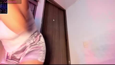 manuela_jaramillo online show from November 2025 04:37:02 AM