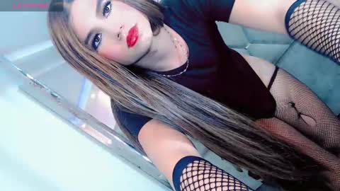 Snapshot of manuela_kingsley chatting on December 2024 03:55:02 PM Manuela Kingsley online show from December 2024 03:55:02 PM